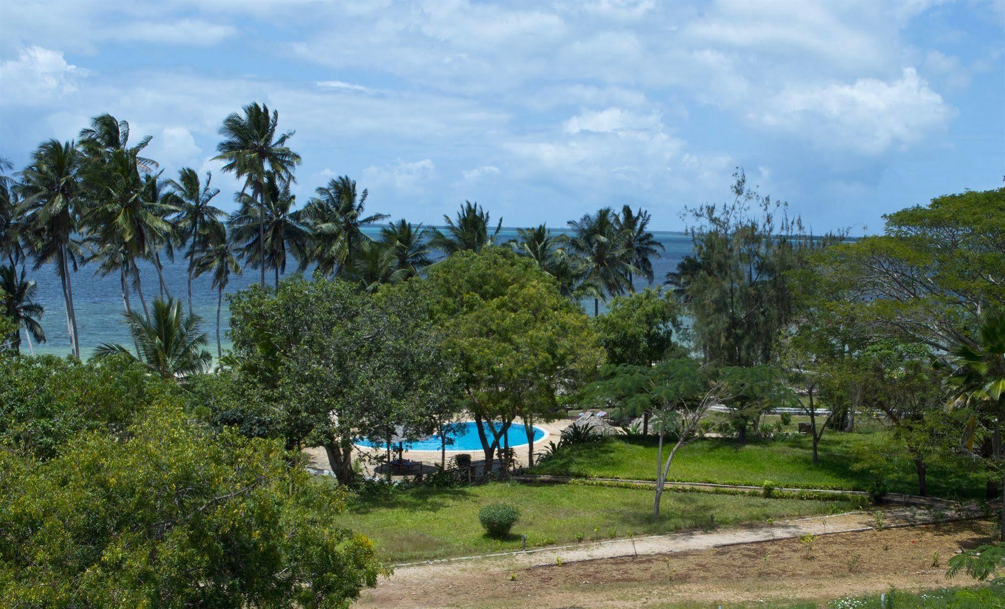 Maars Resort Zanzibar エクステリア 写真